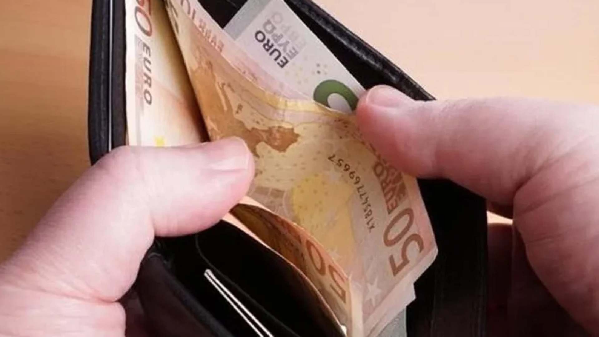 minimum-wage-spain-worker-compensation-iberiaeor