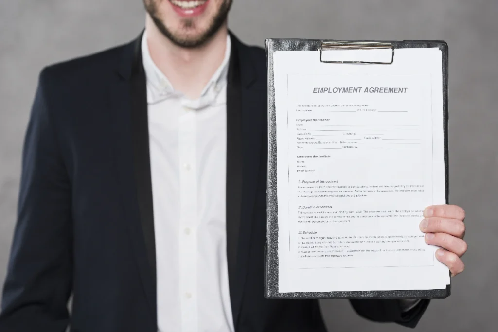 Person holding a doc - EOR Spain